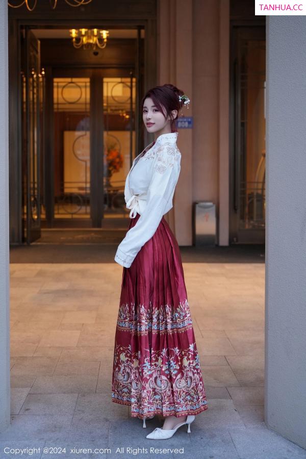 美七Mia  [XiuRen]高清写真图 2024.01.19 No.7985 美七Mia 古装美腿第8张图片